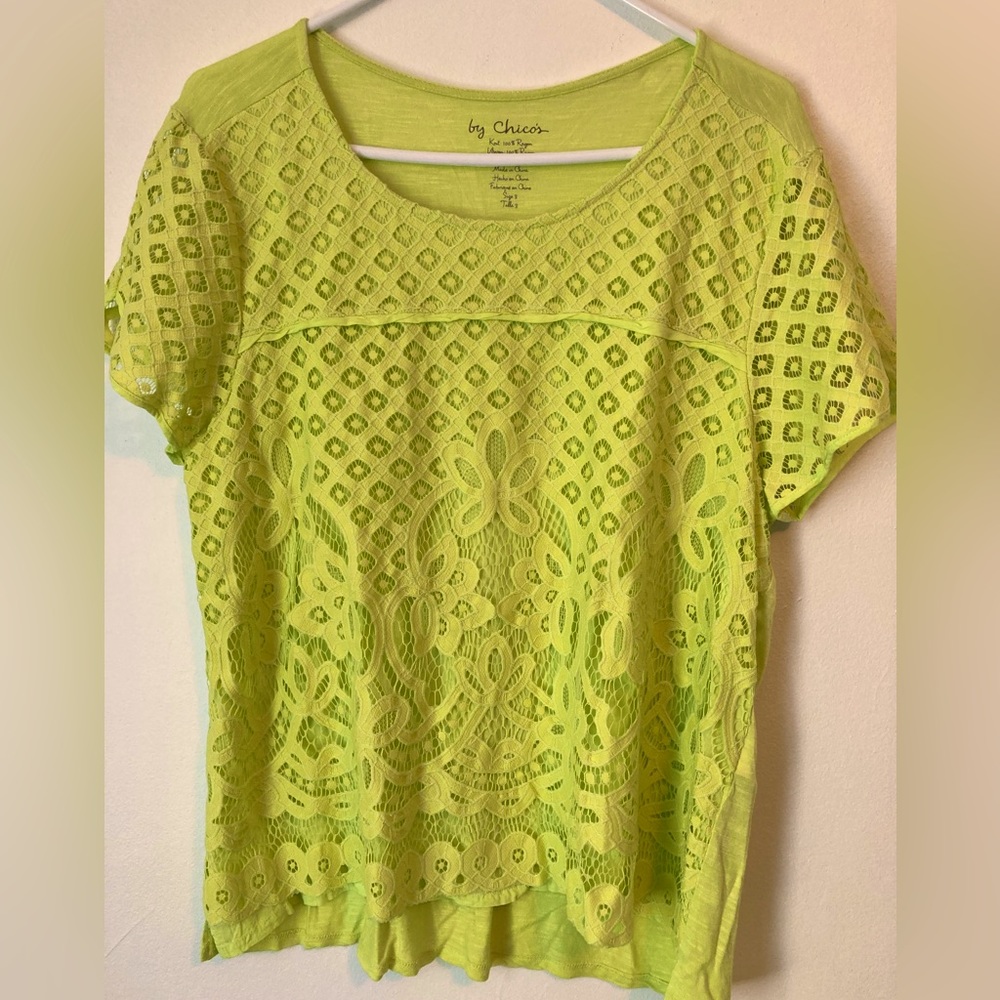 Chicos woman’s tee size 3 (XL)